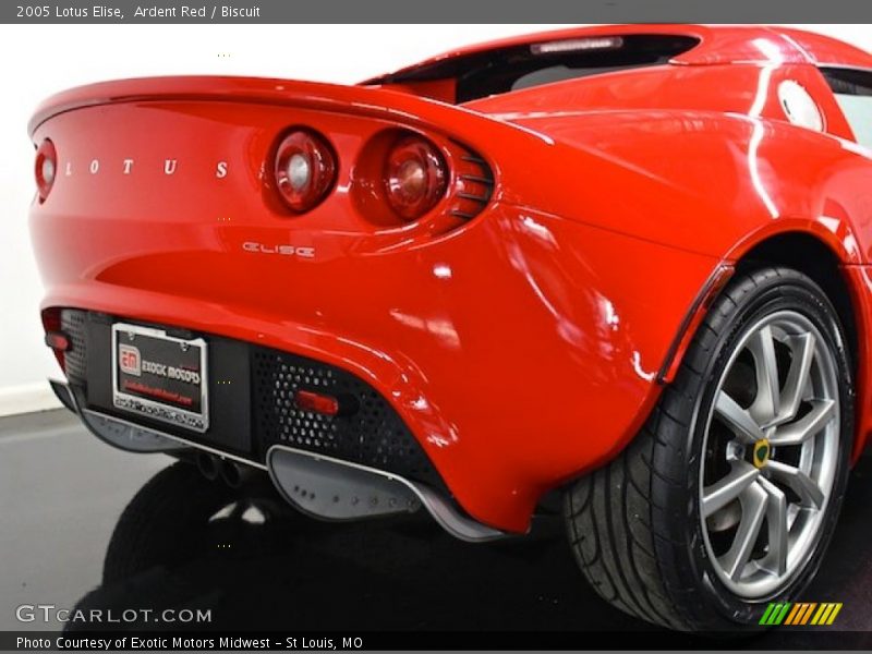 Ardent Red / Biscuit 2005 Lotus Elise