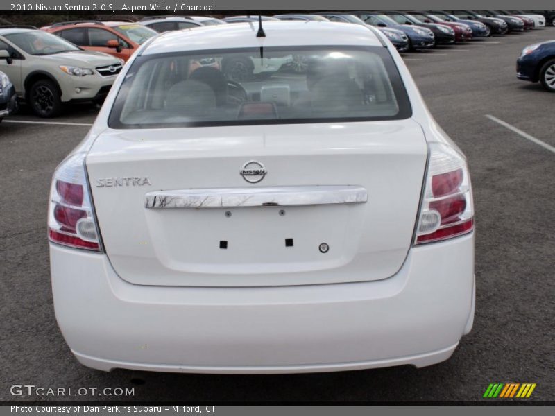 Aspen White / Charcoal 2010 Nissan Sentra 2.0 S