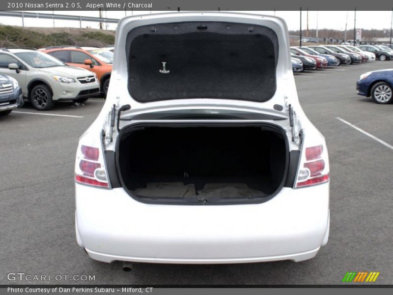 Aspen White / Charcoal 2010 Nissan Sentra 2.0 S