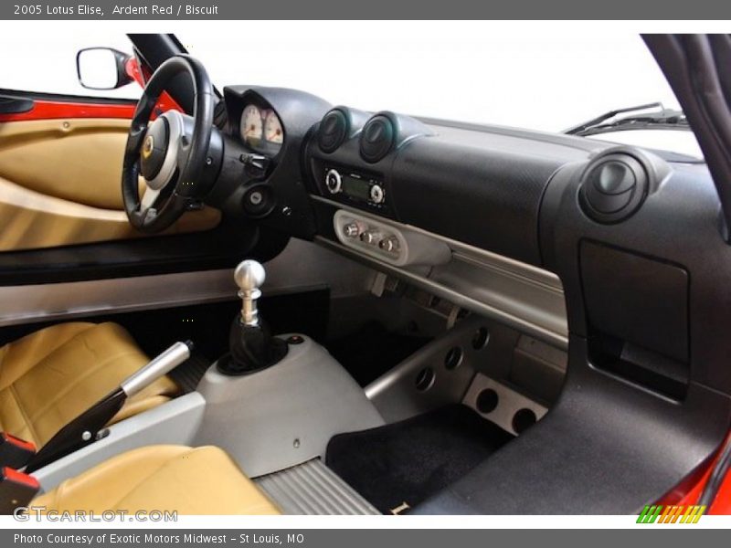 Dashboard of 2005 Elise 