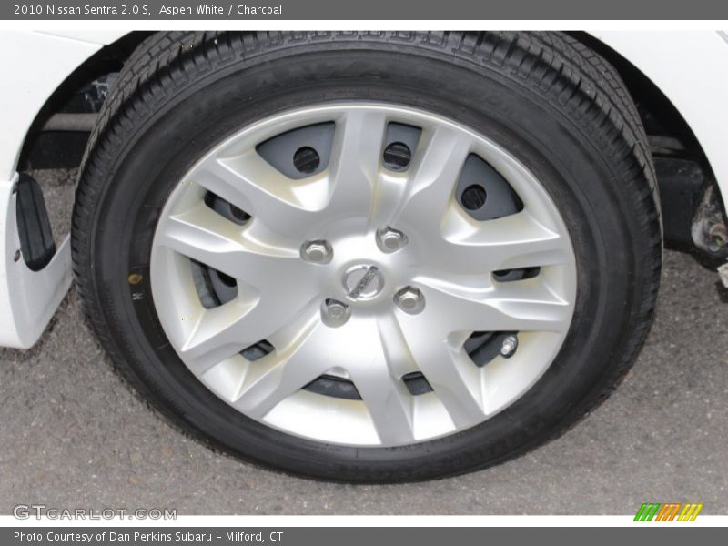 Aspen White / Charcoal 2010 Nissan Sentra 2.0 S
