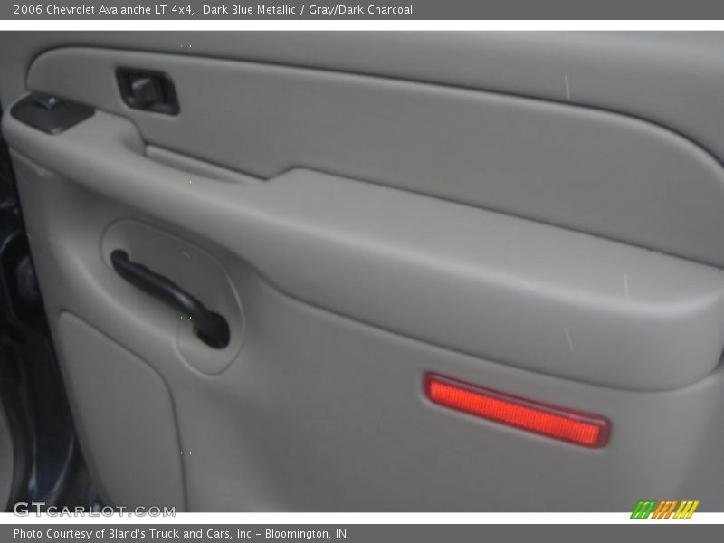 Dark Blue Metallic / Gray/Dark Charcoal 2006 Chevrolet Avalanche LT 4x4