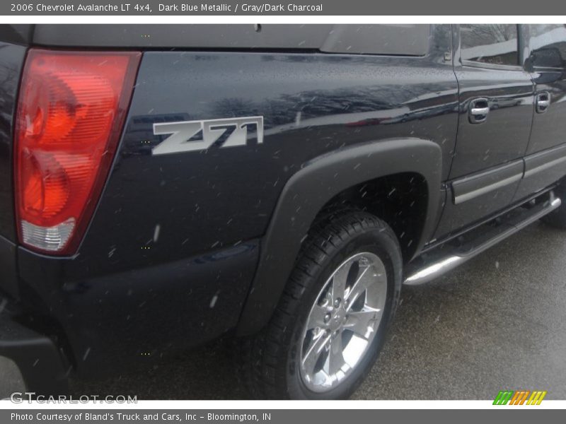 Dark Blue Metallic / Gray/Dark Charcoal 2006 Chevrolet Avalanche LT 4x4