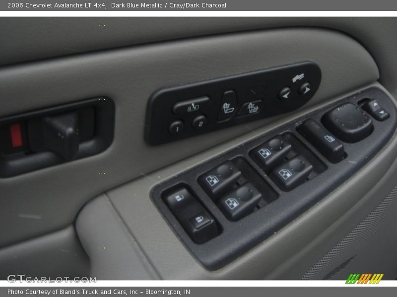 Dark Blue Metallic / Gray/Dark Charcoal 2006 Chevrolet Avalanche LT 4x4