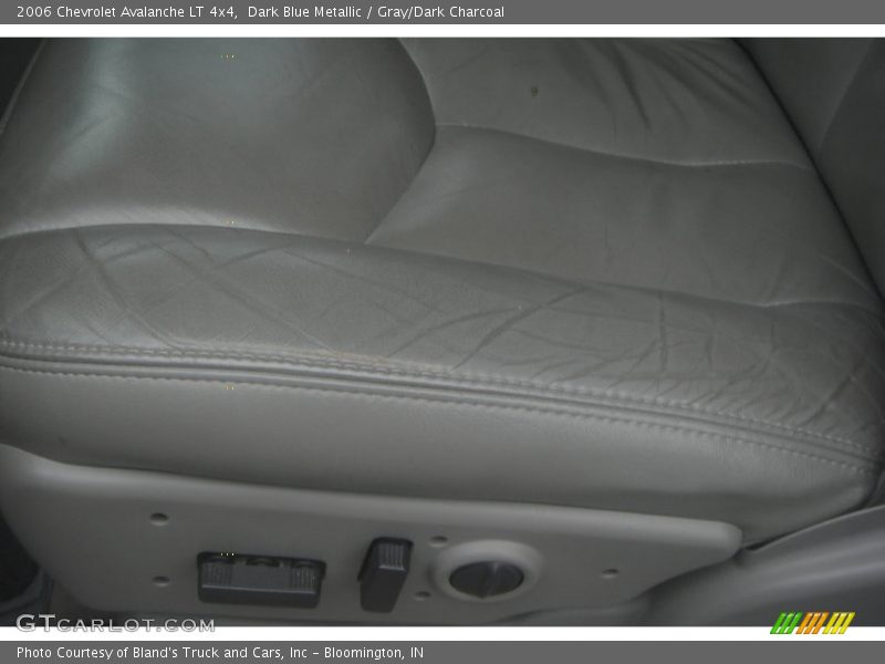 Dark Blue Metallic / Gray/Dark Charcoal 2006 Chevrolet Avalanche LT 4x4