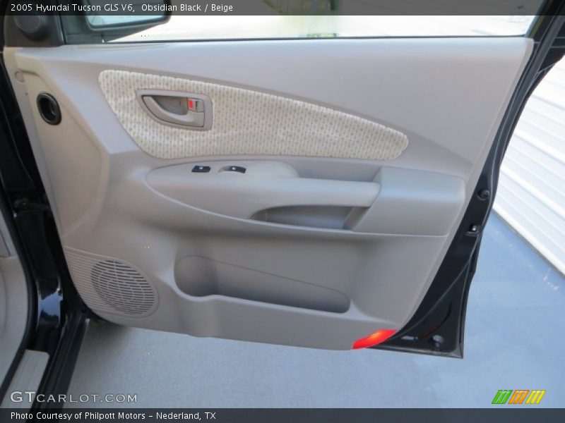 Obsidian Black / Beige 2005 Hyundai Tucson GLS V6