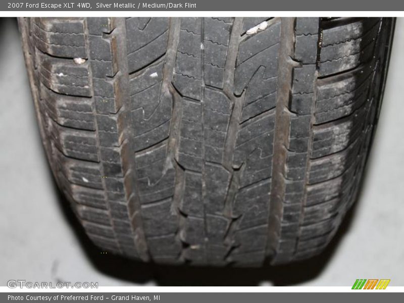 Silver Metallic / Medium/Dark Flint 2007 Ford Escape XLT 4WD