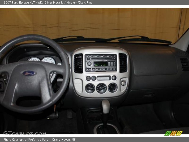Silver Metallic / Medium/Dark Flint 2007 Ford Escape XLT 4WD