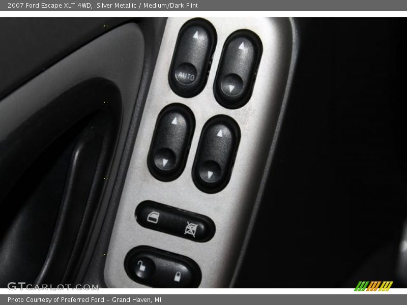 Silver Metallic / Medium/Dark Flint 2007 Ford Escape XLT 4WD