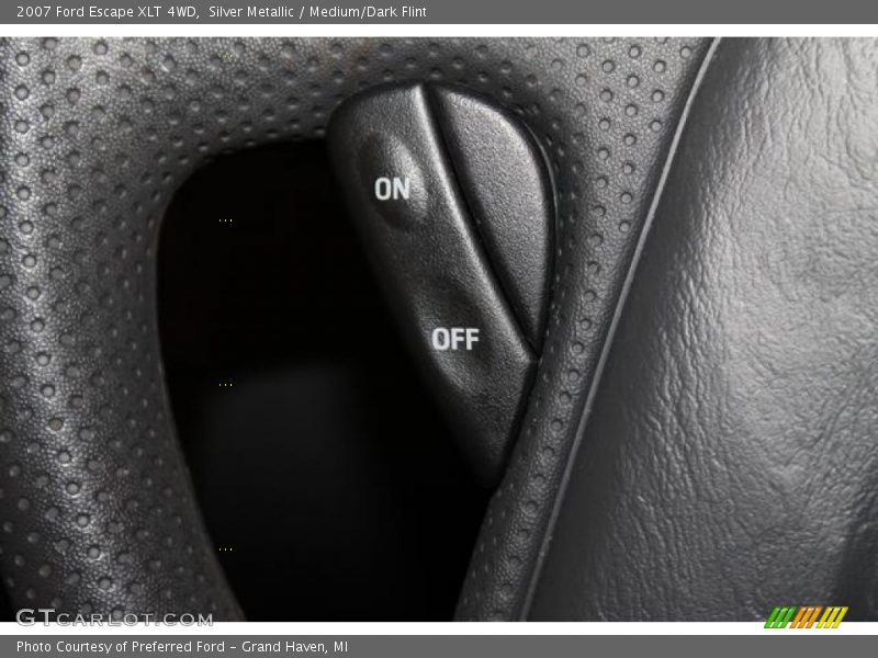 Silver Metallic / Medium/Dark Flint 2007 Ford Escape XLT 4WD