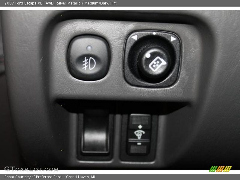 Silver Metallic / Medium/Dark Flint 2007 Ford Escape XLT 4WD