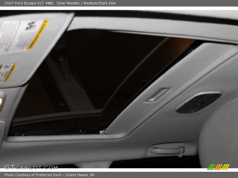 Silver Metallic / Medium/Dark Flint 2007 Ford Escape XLT 4WD