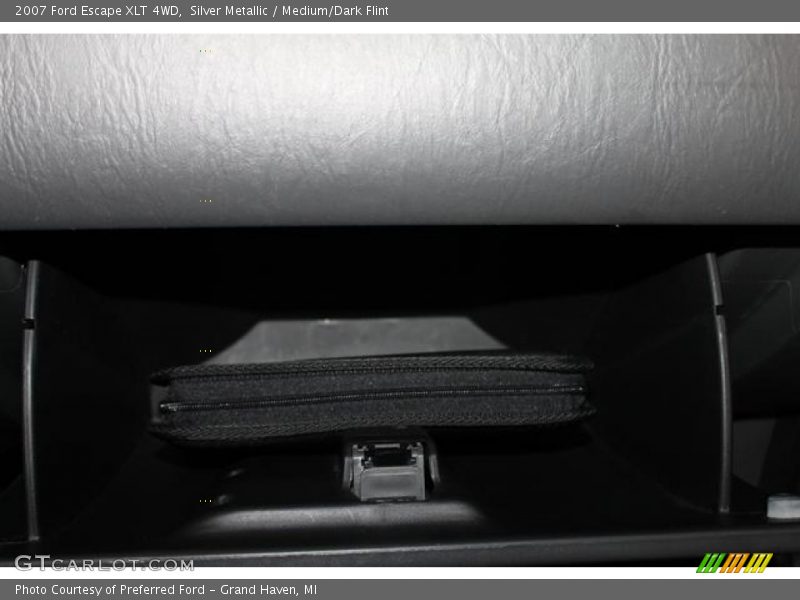 Silver Metallic / Medium/Dark Flint 2007 Ford Escape XLT 4WD