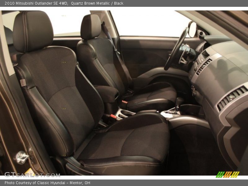  2010 Outlander SE 4WD Black Interior