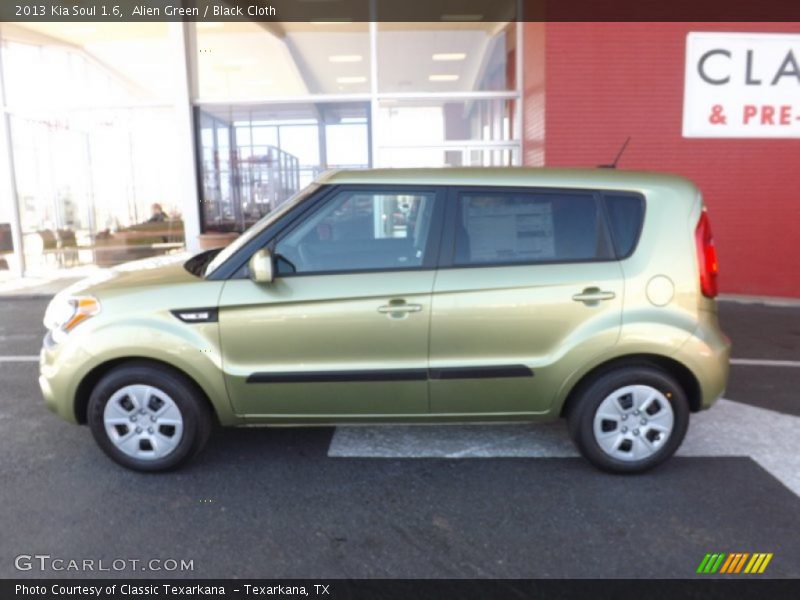 Alien Green / Black Cloth 2013 Kia Soul 1.6