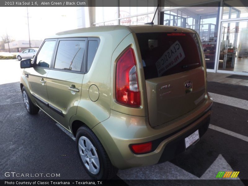 Alien Green / Black Cloth 2013 Kia Soul 1.6