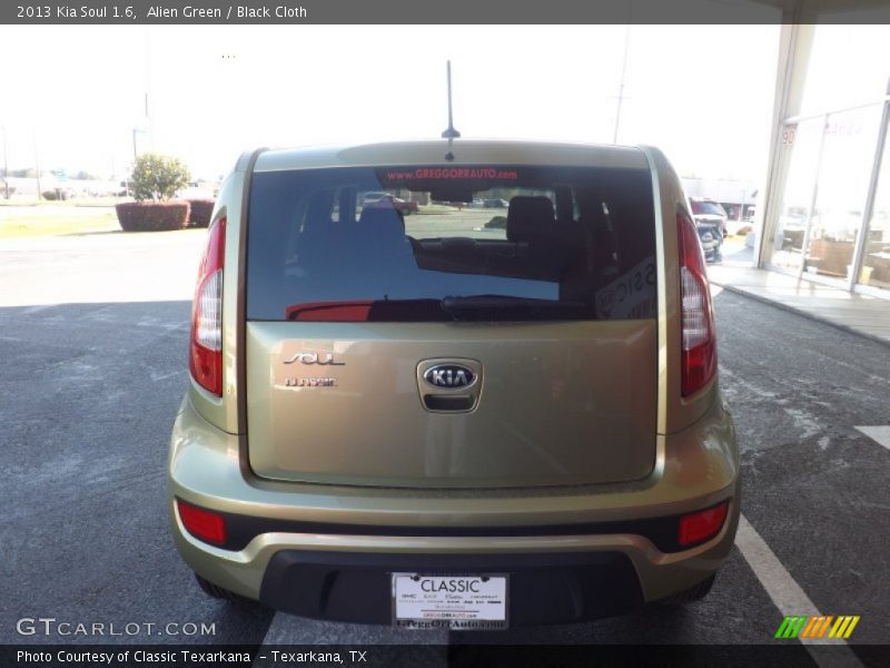Alien Green / Black Cloth 2013 Kia Soul 1.6