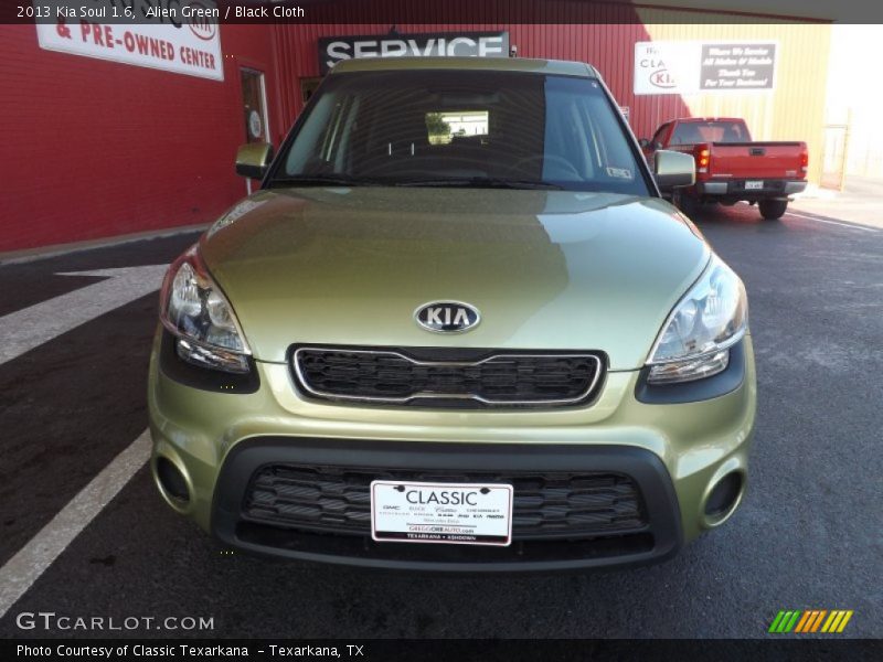 Alien Green / Black Cloth 2013 Kia Soul 1.6