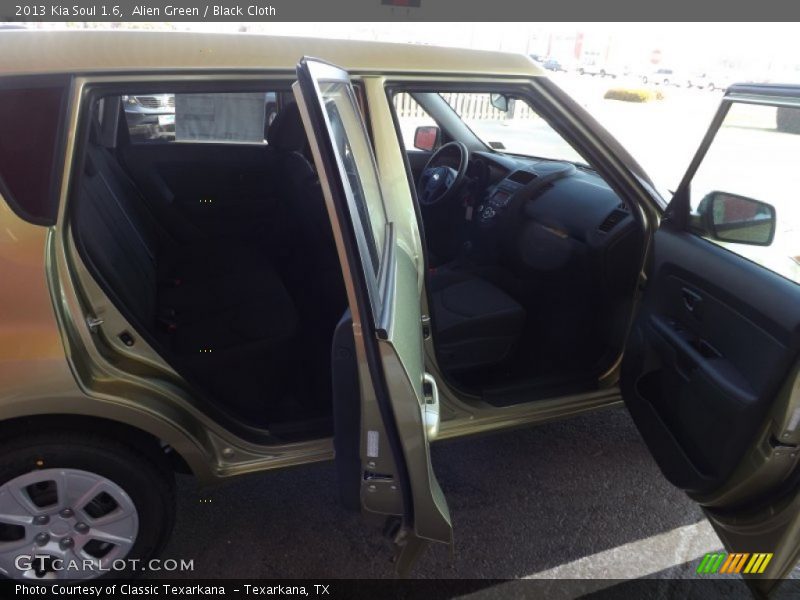 Alien Green / Black Cloth 2013 Kia Soul 1.6