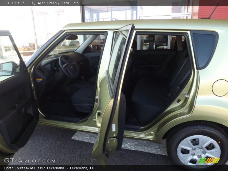 Alien Green / Black Cloth 2013 Kia Soul 1.6