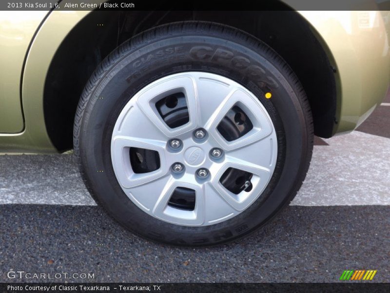 Alien Green / Black Cloth 2013 Kia Soul 1.6