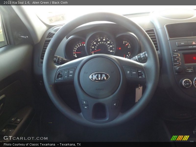 Alien Green / Black Cloth 2013 Kia Soul 1.6