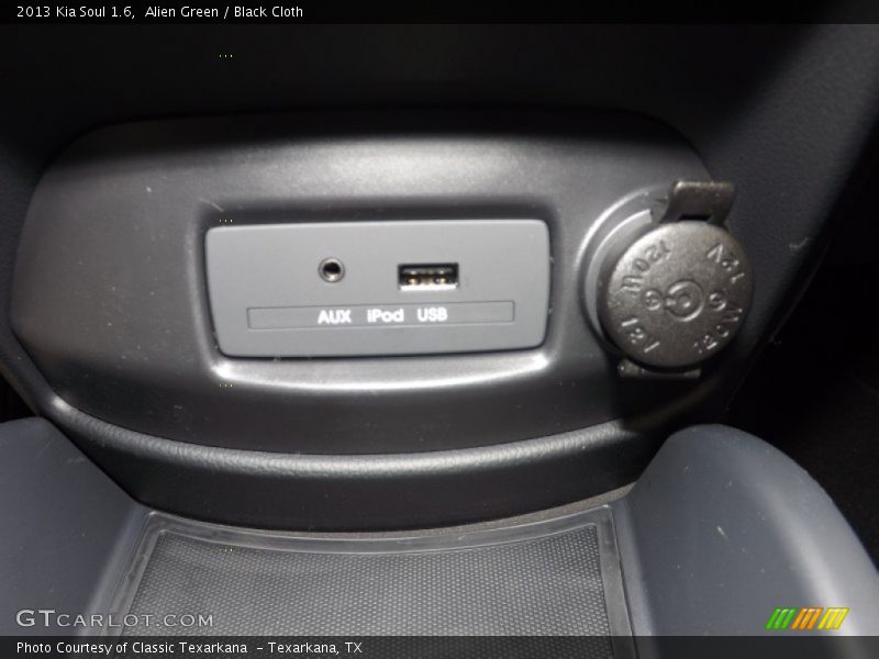 Alien Green / Black Cloth 2013 Kia Soul 1.6