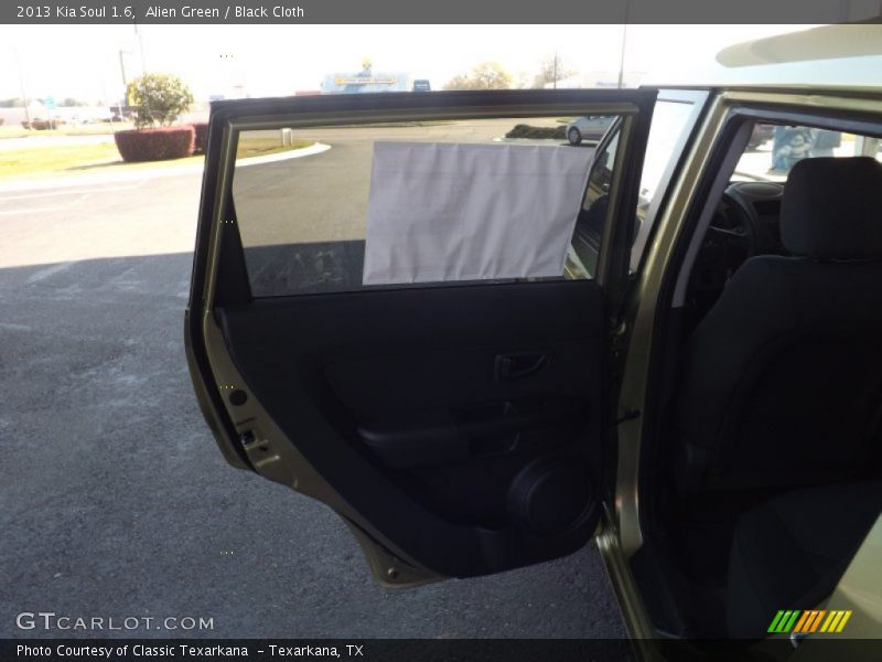 Alien Green / Black Cloth 2013 Kia Soul 1.6