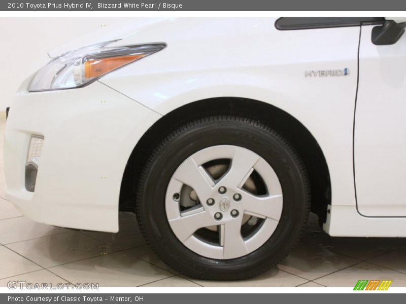 Blizzard White Pearl / Bisque 2010 Toyota Prius Hybrid IV