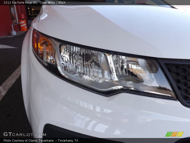 Clear White / Black 2013 Kia Forte Koup EX