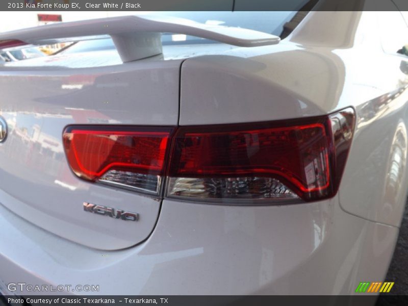 Clear White / Black 2013 Kia Forte Koup EX