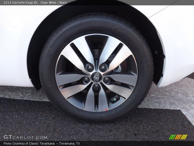 Clear White / Black 2013 Kia Forte Koup EX