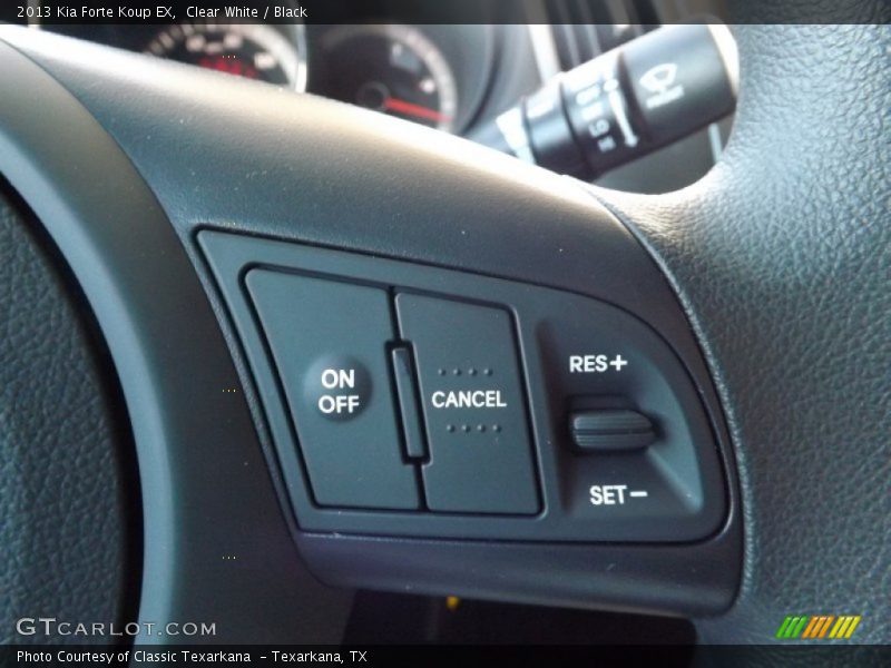 Clear White / Black 2013 Kia Forte Koup EX