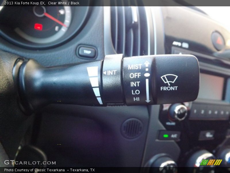 Clear White / Black 2013 Kia Forte Koup EX