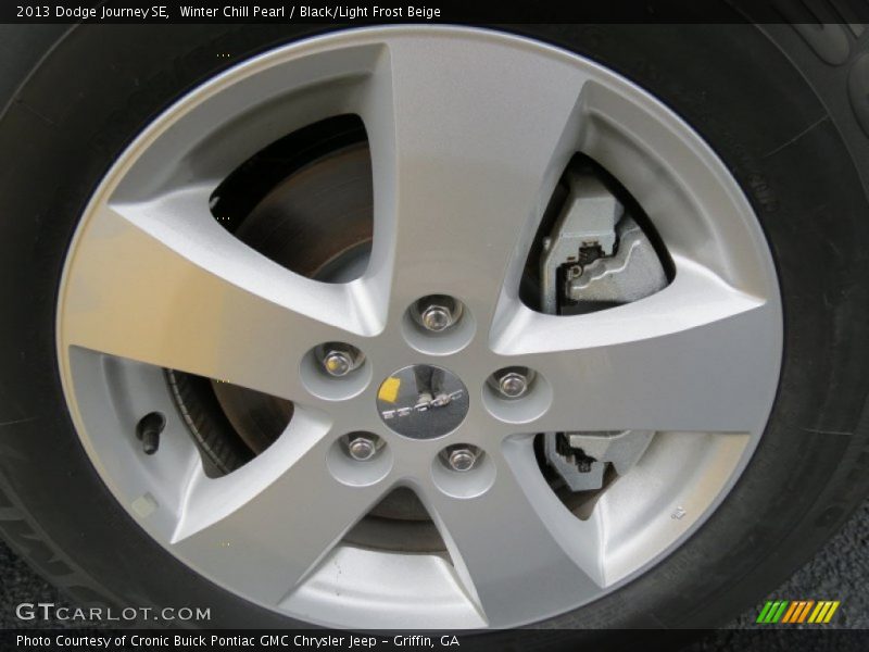 Winter Chill Pearl / Black/Light Frost Beige 2013 Dodge Journey SE