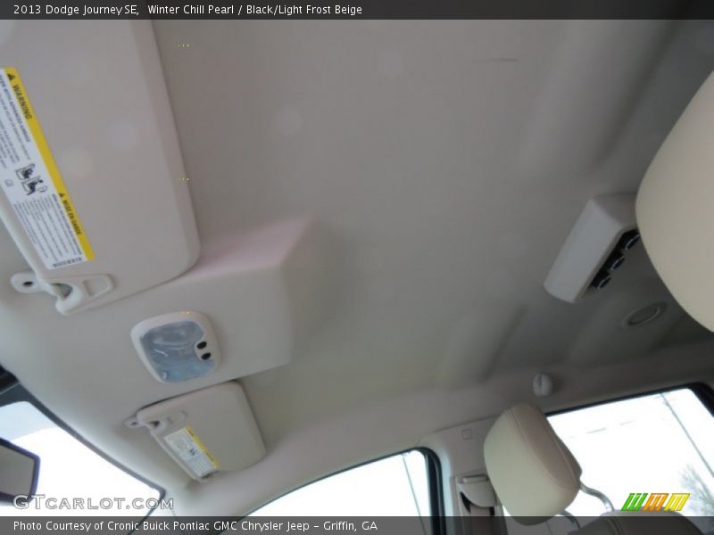 Winter Chill Pearl / Black/Light Frost Beige 2013 Dodge Journey SE