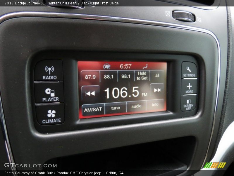 Winter Chill Pearl / Black/Light Frost Beige 2013 Dodge Journey SE