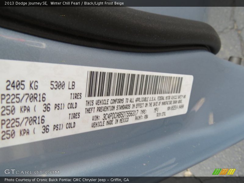 Winter Chill Pearl / Black/Light Frost Beige 2013 Dodge Journey SE