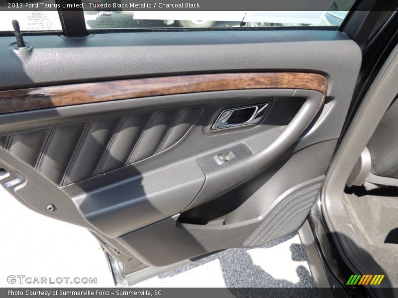 Tuxedo Black Metallic / Charcoal Black 2013 Ford Taurus Limited