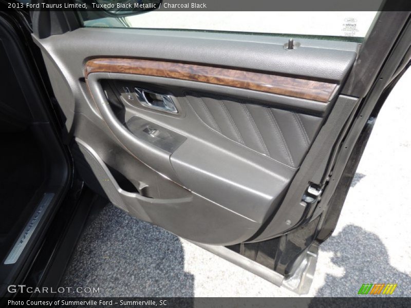 Tuxedo Black Metallic / Charcoal Black 2013 Ford Taurus Limited