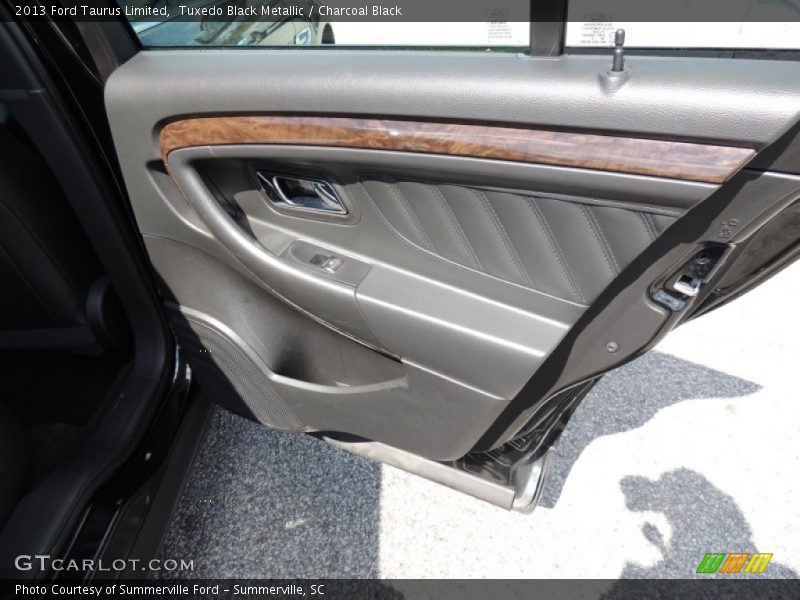 Tuxedo Black Metallic / Charcoal Black 2013 Ford Taurus Limited