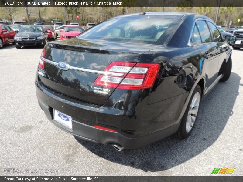 Tuxedo Black Metallic / Charcoal Black 2013 Ford Taurus Limited