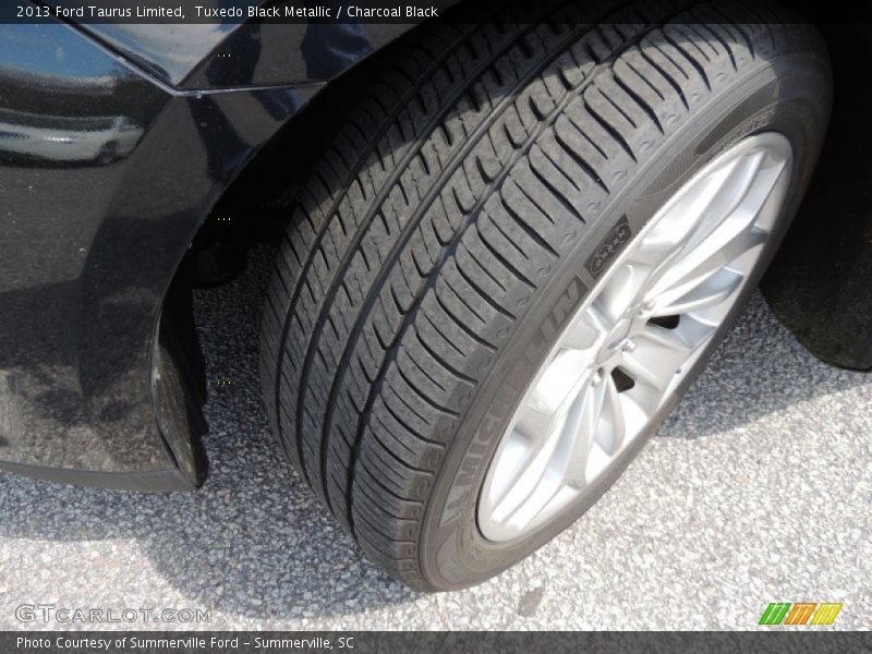 Tuxedo Black Metallic / Charcoal Black 2013 Ford Taurus Limited