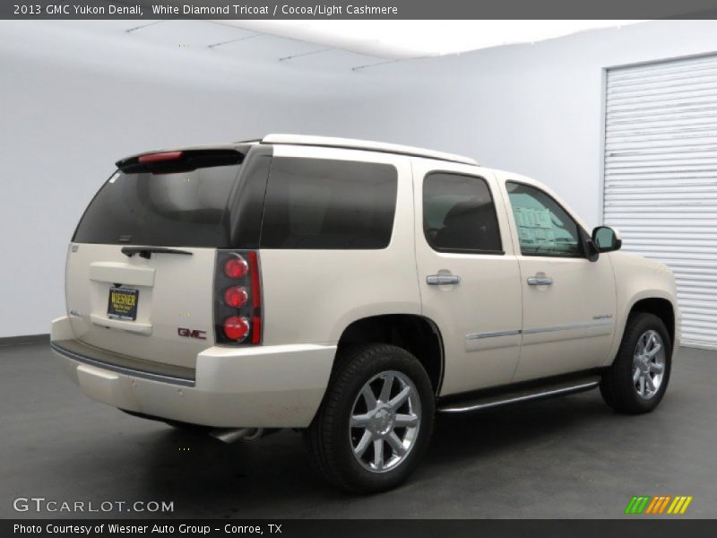 White Diamond Tricoat / Cocoa/Light Cashmere 2013 GMC Yukon Denali