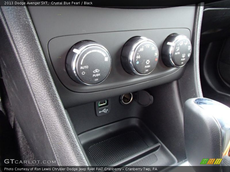 Crystal Blue Pearl / Black 2013 Dodge Avenger SXT