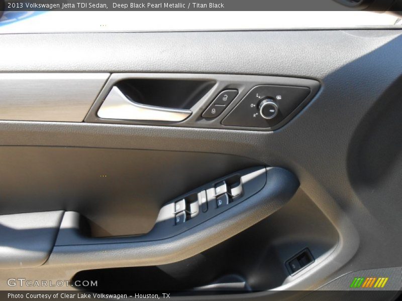 Deep Black Pearl Metallic / Titan Black 2013 Volkswagen Jetta TDI Sedan