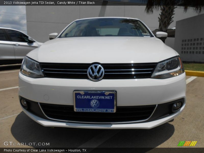 Candy White / Titan Black 2013 Volkswagen Jetta TDI Sedan