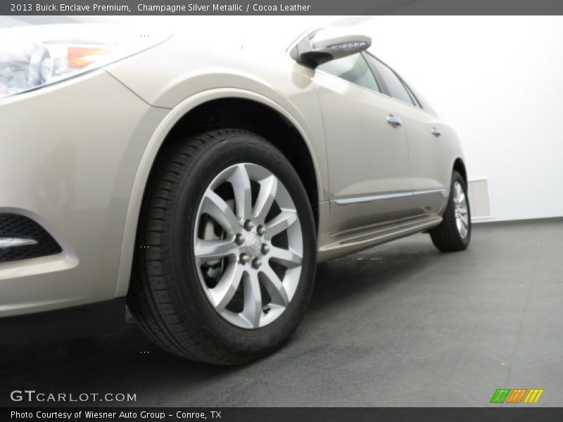 Champagne Silver Metallic / Cocoa Leather 2013 Buick Enclave Premium