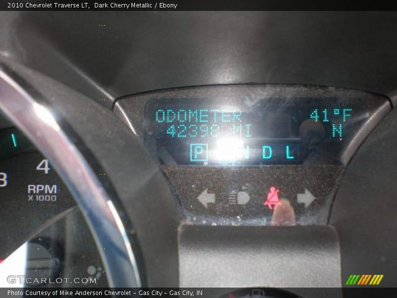 Dark Cherry Metallic / Ebony 2010 Chevrolet Traverse LT