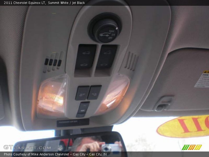 Summit White / Jet Black 2011 Chevrolet Equinox LT